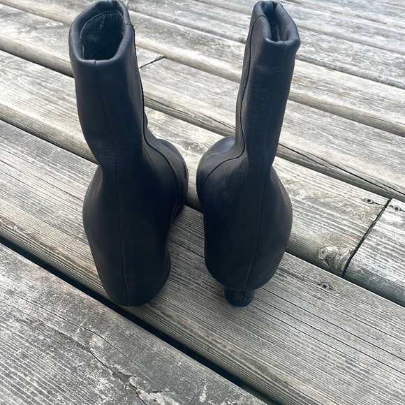 French Connection Rafaela Boots - Picture 5 of 12